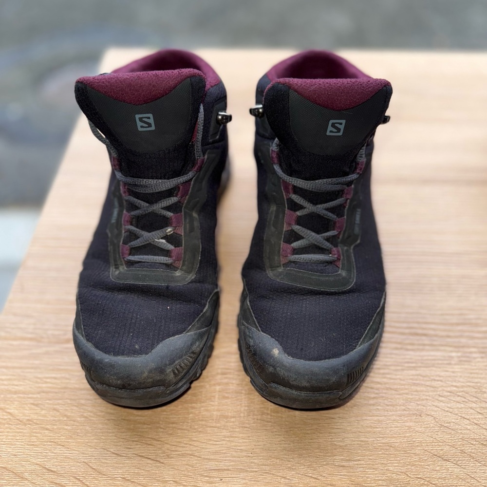 Salomon hiking boots 7.5